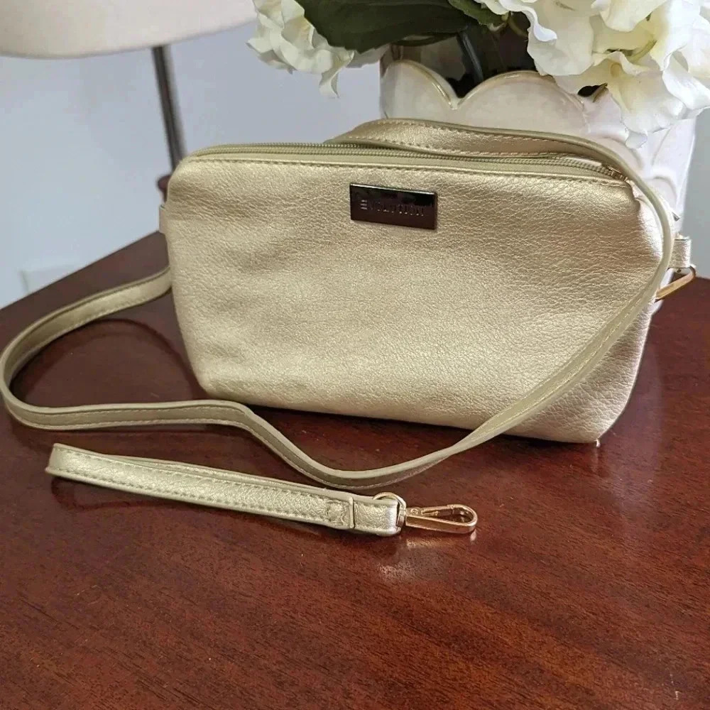 Convertible Clutch/crossbody Bag. EUC.